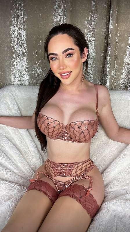 Want to get a little naughty with me? 🔥