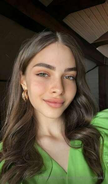 ❗️She’s @youremmmma active right now & is waiting for YOU❗️
..