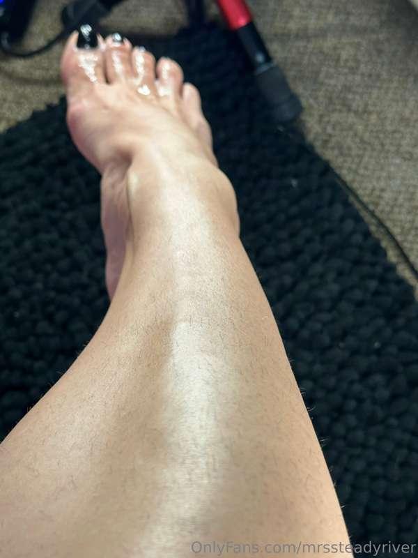 Online with my daughter at www.chaturbate.com/myfilthymom 
🫣..