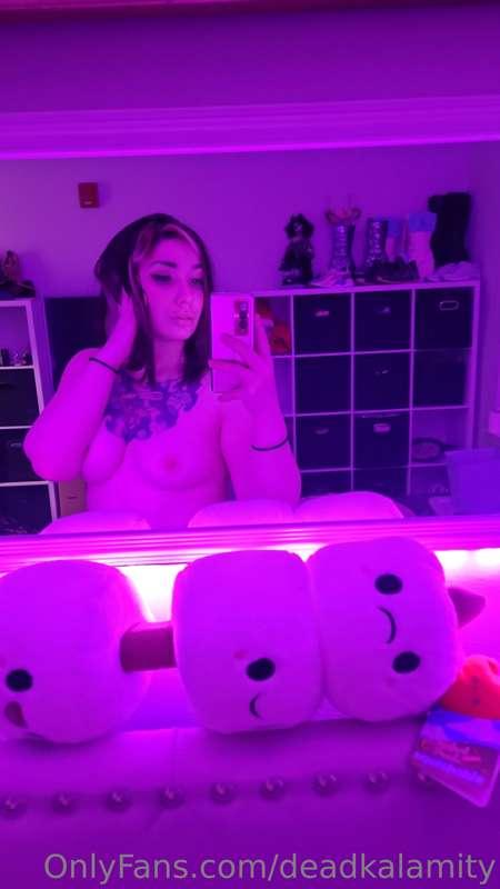 Rolling out on my new bed. Cute snap videos I hope I can mak..