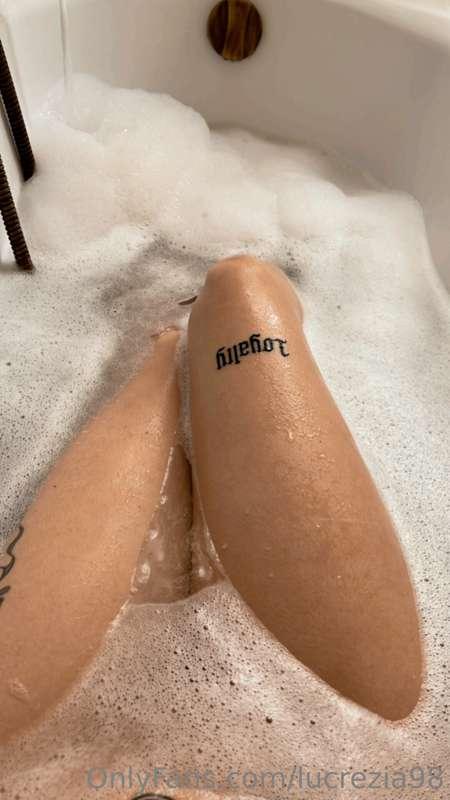 Chi vuole entrare con me?💦💦🔥
È cosa ci sarà dietro tutta que..