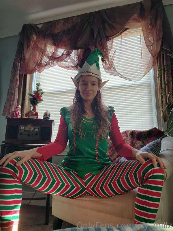 Tip $10, DM me where the elf is for your surprise. 🧝🏼‍♀️🧝🏼🎁