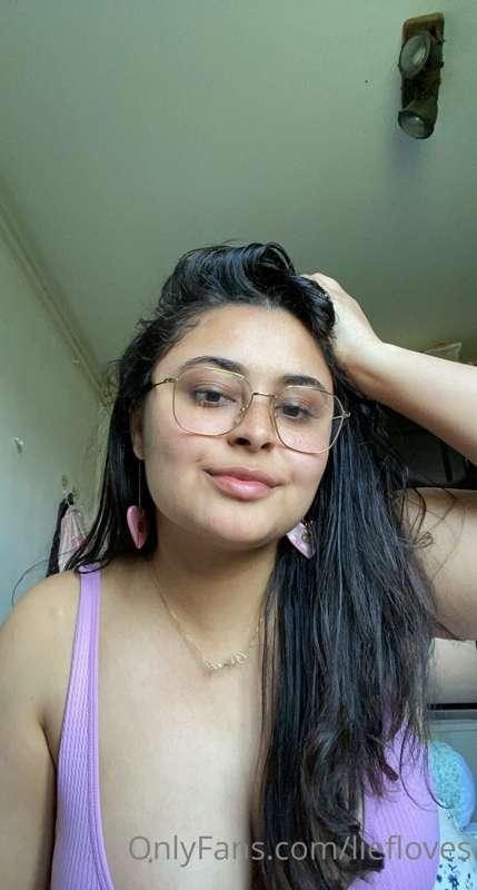 Glasses or not. I still look fucking hot 💋🔥