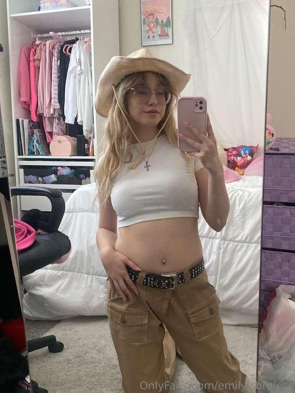 emilyisbraless image #0