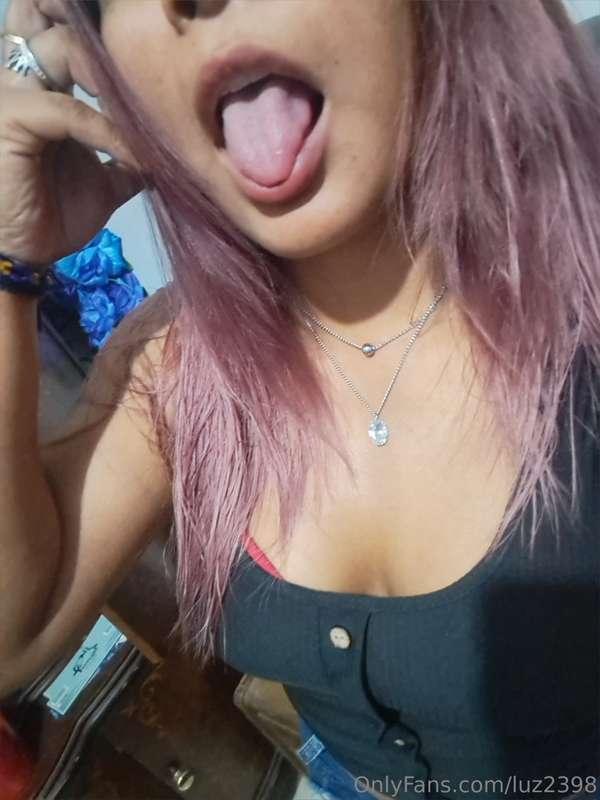 my tongue is ready 👅👄