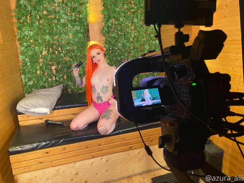 Behind the scenes of being a babe girl 📞