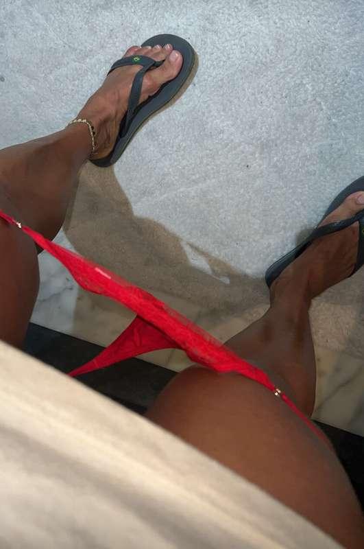No panties. No problem..🙈💦