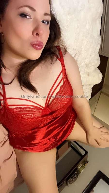 Couldn’t help but add another pic before I go out 🥰