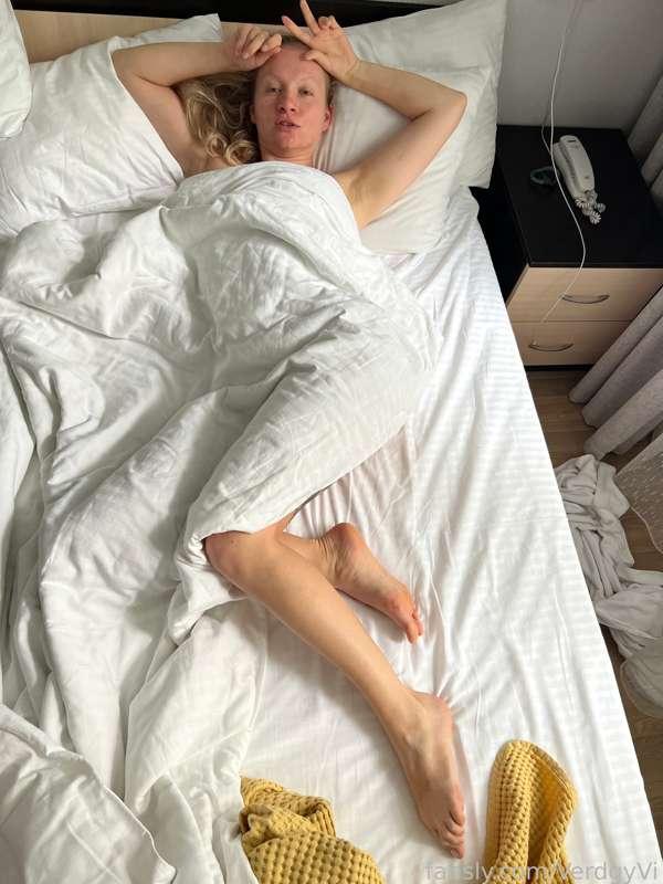 I just wanna have a chat with you.
#cute #blonde #nude #bigtits #nipplepiercing #tattoed #fyp #bigass #feet #young