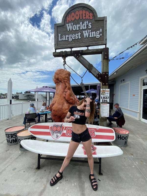 So funny story, y’all.
A decade ago I was a Hooters girl. 
C..