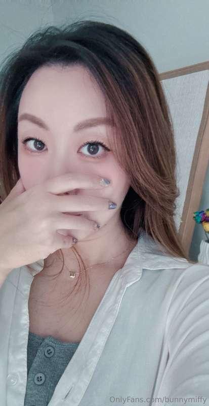大家不知道其实嘴里一嘴精液 😂 You don’t realize I have a full mouth of cum..
