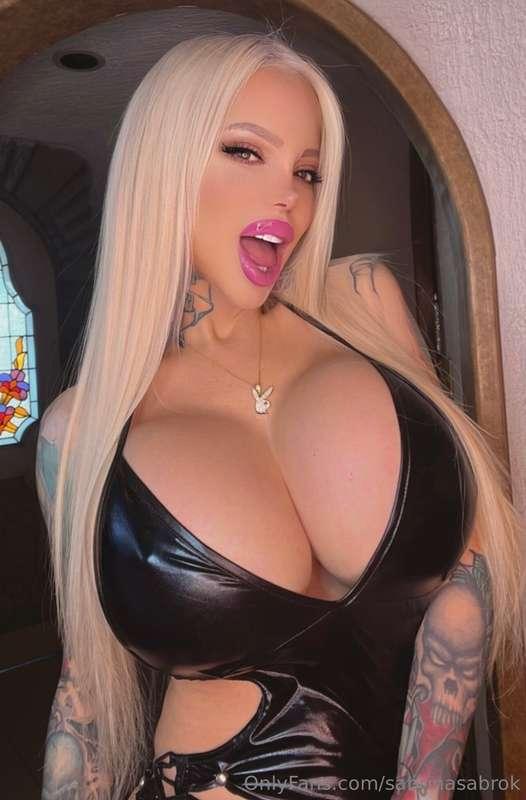 Have you seen my latest videos? Ya viste todos mis videos re..
