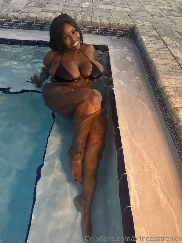 Early morning swim? 🩷