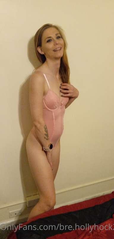 bre.hollyhock22 image #3