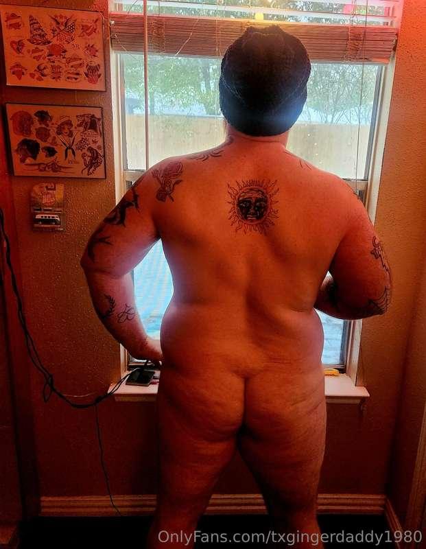 As per requested.....Me naked...sipping on coffee...staring ..