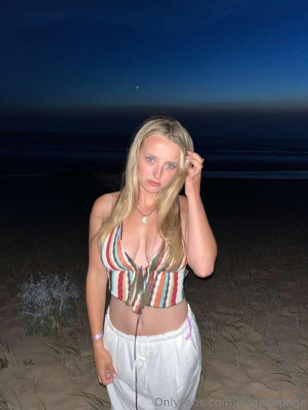 a lovely night ✨🌙  what do u guys prefer tho?