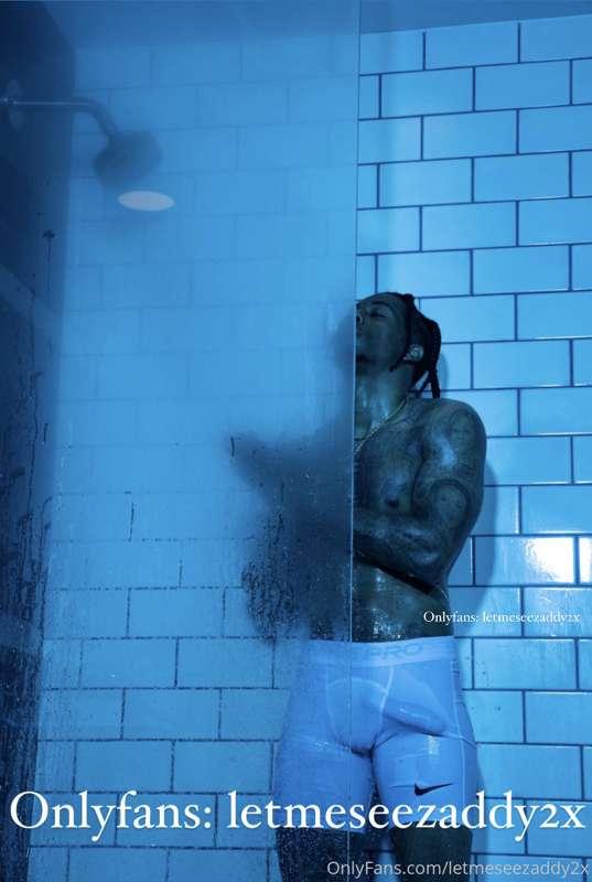 Who wants to join me in the shower🚿 ?