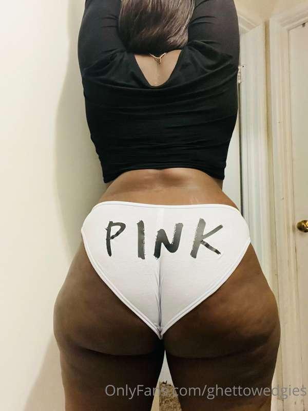 Pink panties 🥵😍
