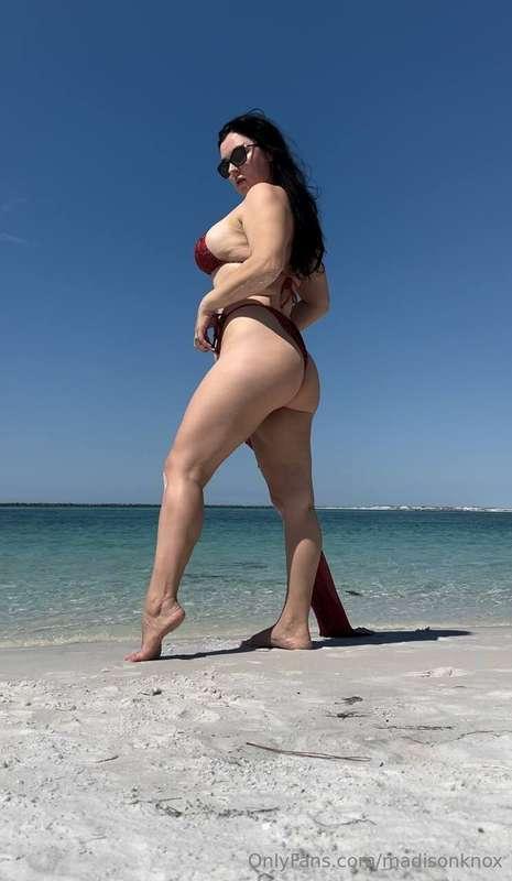 hit the like button if you’d fuck me, im trying to see somet..