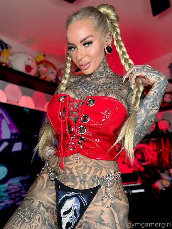 What’s the first thing you’d do if I kissed you right now? 🔥