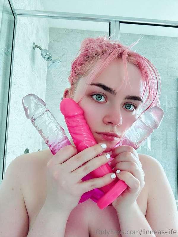 🍆Bathtub photoset with dildos ;3 videos coming soon I hope t..