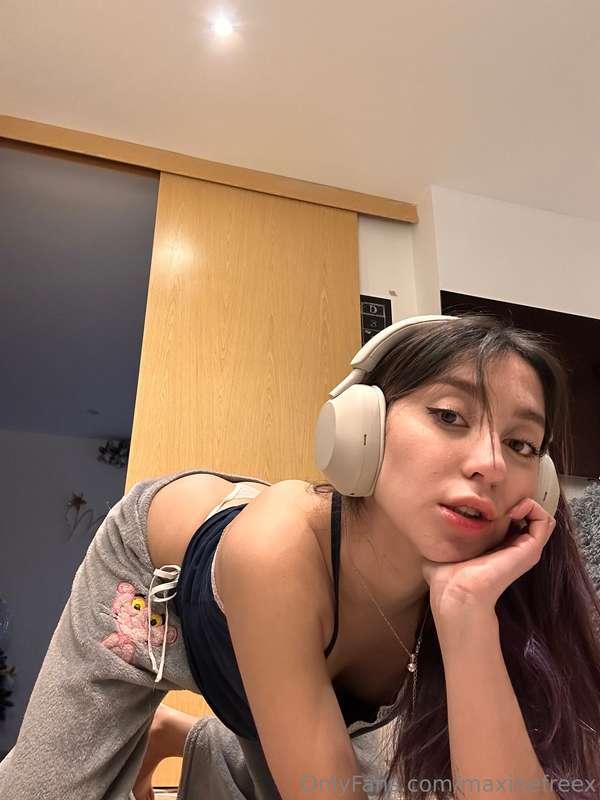 bend me over and do what you want mister 😈🥵