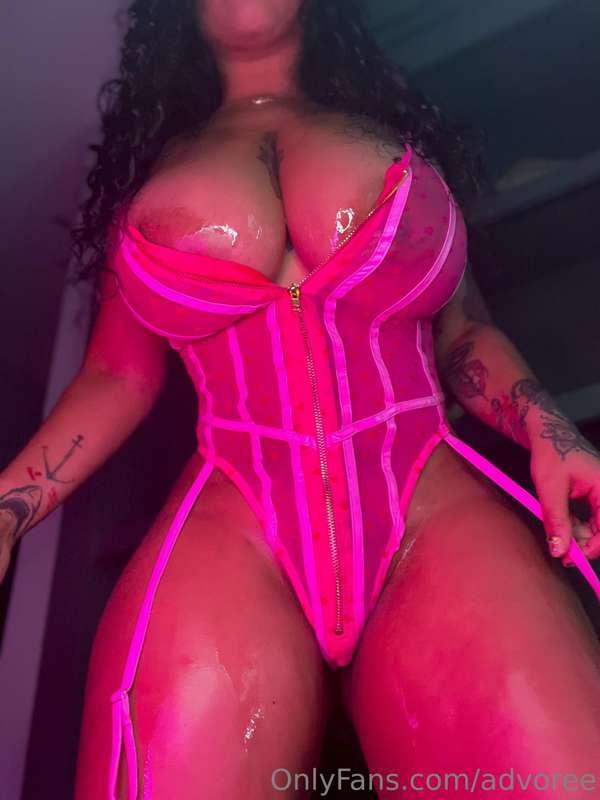 titties too big they busted out of my lingerie 🍈🍈 SWIPE >>>>