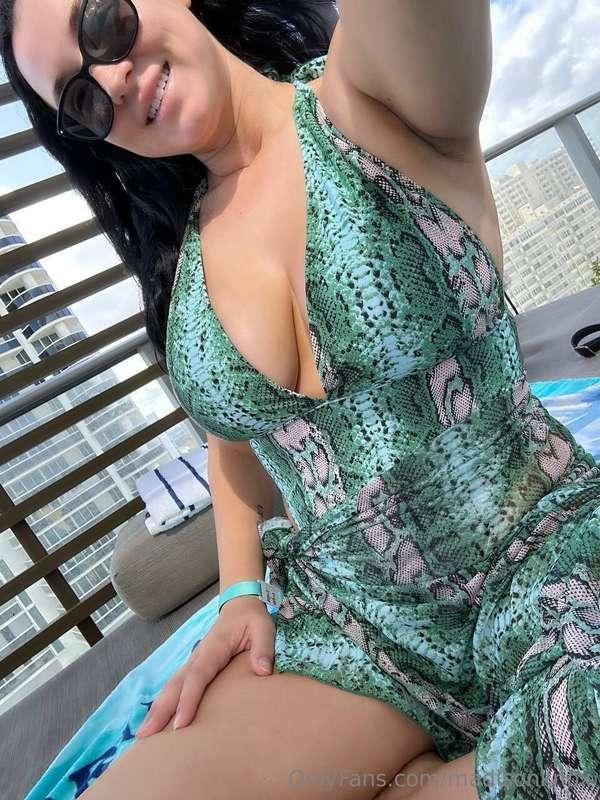 in the mood for some rough sex 😈 like the kind where I’ll ha..