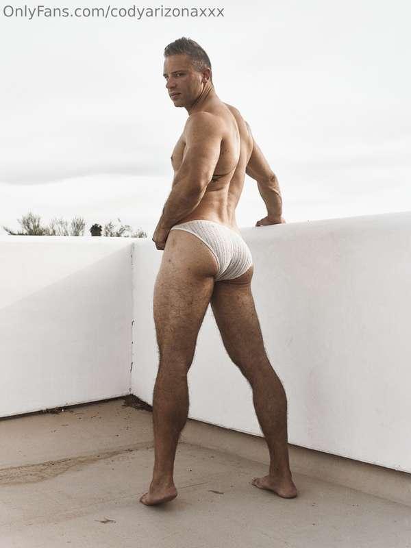 Too hot outside to be wearing even these but the ass looks t..