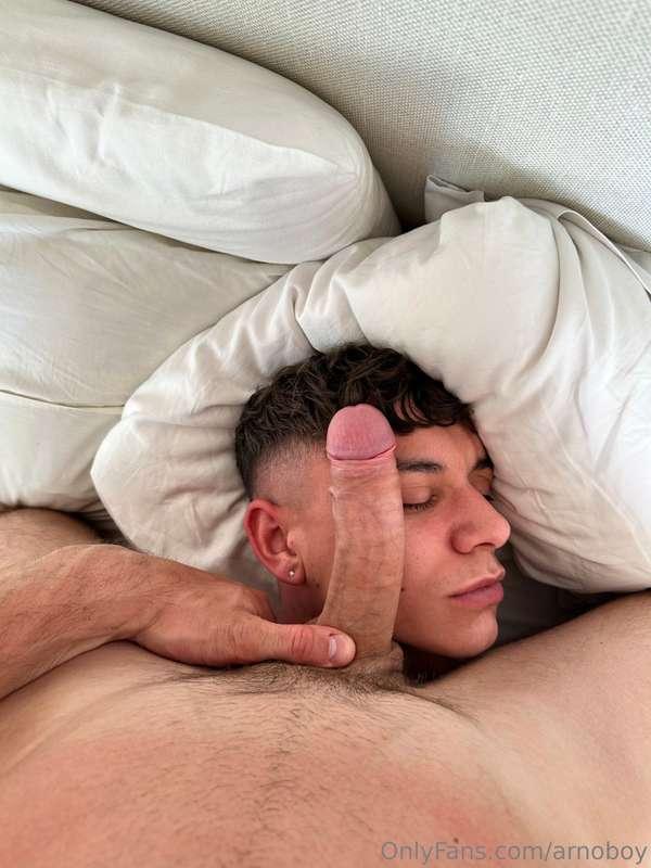 Je l’ai réveillé avec ma grosse queue 🥵 🍆 vous êtes pas prêt..