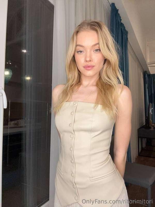 I love the way this dress fits me - what do you think?😏