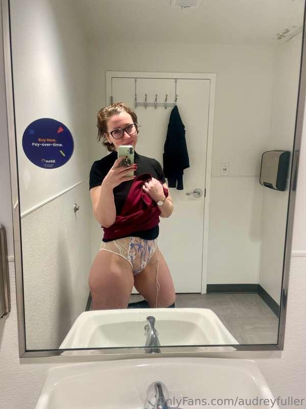 Pants down just for you. I like to show my sexy underwear 🤩