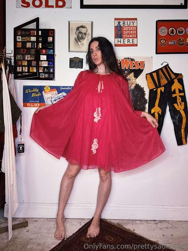 A bright pink 1960s sheer, flowy peignoir set 🩷