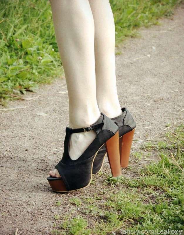 Would you let me crush your balls?

#heels #feetfetish #footfetish #cbt #highheels #femdom #mistress #feet #legs #slave #task