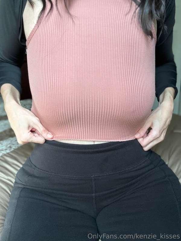 Does the outline of my long saggy tits in this tight shirt m..