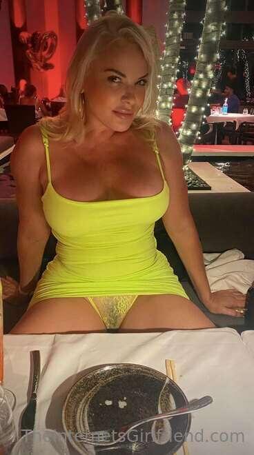 **MOMMY'S CUSTOM PACKAGE**

Send a $100 tip and receive

🎁 4..