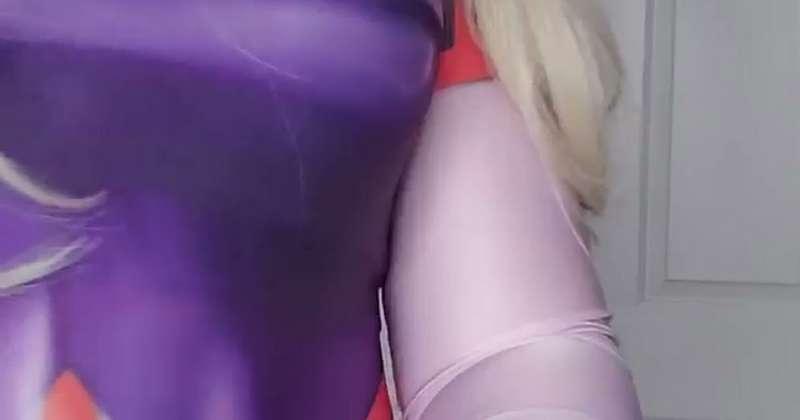 Fully body check, showing off that booty~