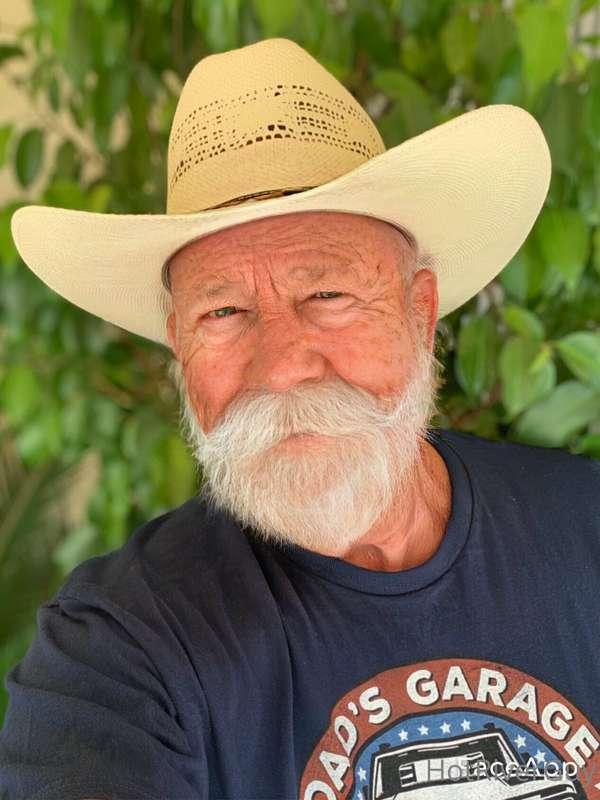 I wish I could grow a beard like this.