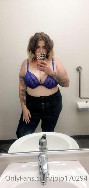 If you worked with me would you let me fuck you in the bathr..