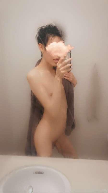 Start the day off with a shower nude