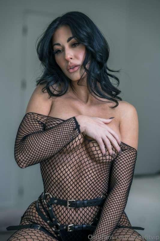 Happy New Year! 🎇 

Message me to get your 20% OFF content d..