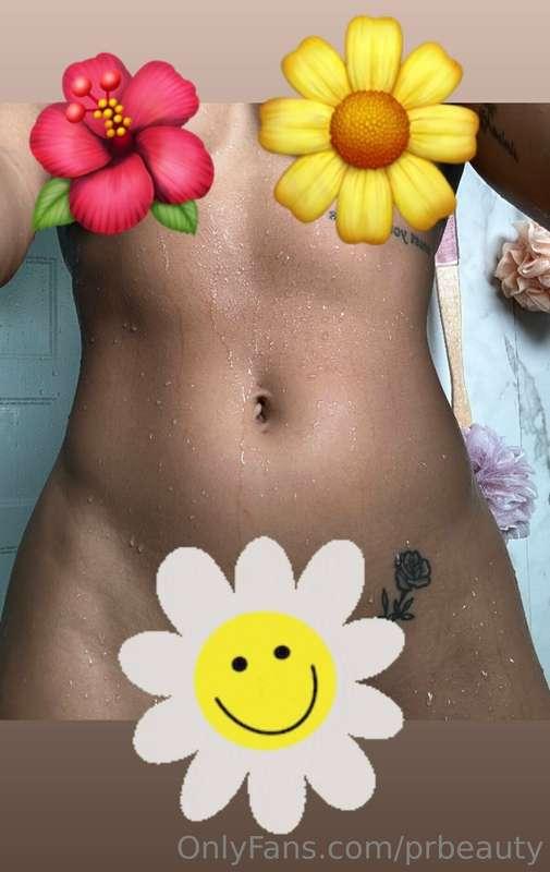In your DMs from last night 👀😋
Comment your favorite flower ..