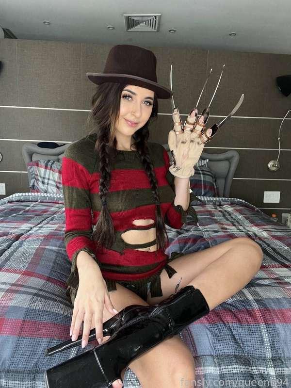 Can i claw your back when i f**k you?