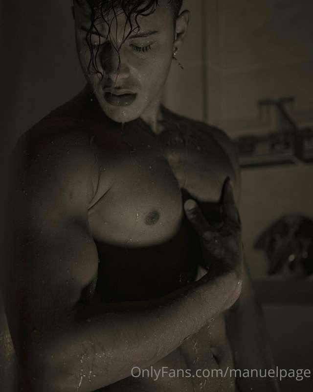 This shower made me HARD and marble and I want to have you h..