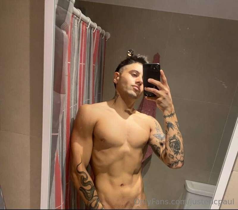 FREE FREE ❤️‍🔥❤️‍🔥
Latino hot boy whith hard dick and nice b..