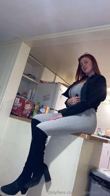 How you doing down there littles😌😘