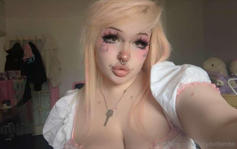 anyone else big into facials ? 🫶🏻