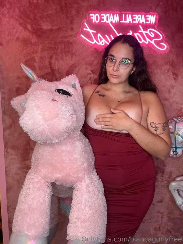 # CUM SEE SOME TITTIES 😈 #