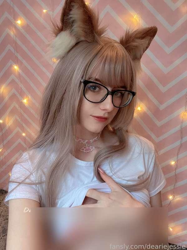 Happy Sunday evening with a new hot set with cute kitty photos 🥰

#fyp #neko #cosplay #anime #animegirl #boobs #glasses #topless #cosplaygirl