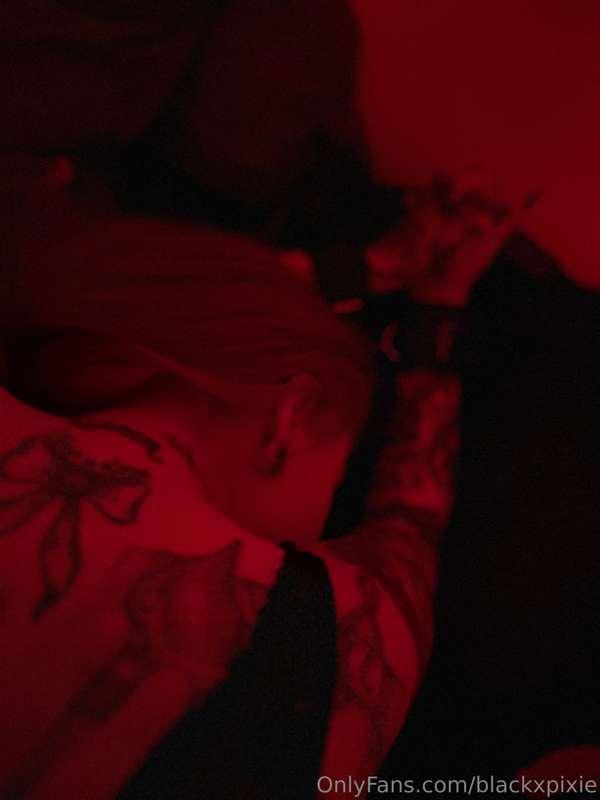 Eh coucou toi 😘Je suis en plein montage d’une petite vidéo a..